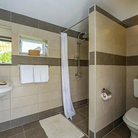 Zatka In Zatka Cepic - Haus Fuer 6 Personen * Krsan